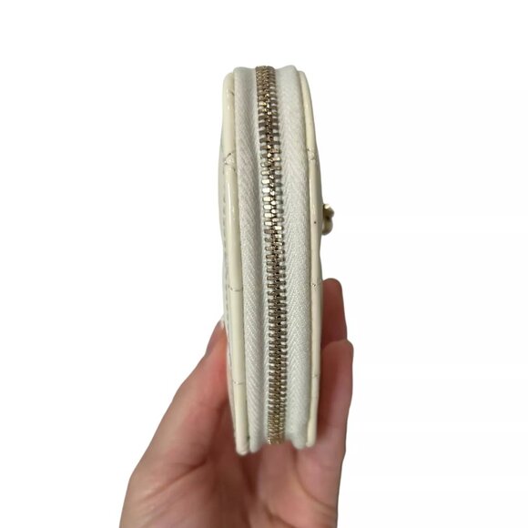 CHANEL 23S Ivory Patent Leather Heart Charm Zip Small Coin Pouch AS IS - Picture 9 of 15